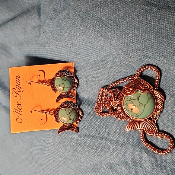 Turquoise & Silver colored Fish Necklace & Earrings - Alex Ryan, by CK Designs - Picture 5 of 7
